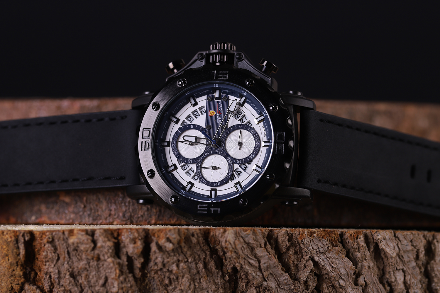 SEIFCO Sport Men’s Quartz Watch with White Multi-Dial and Black Leather Strap - الصورة 2