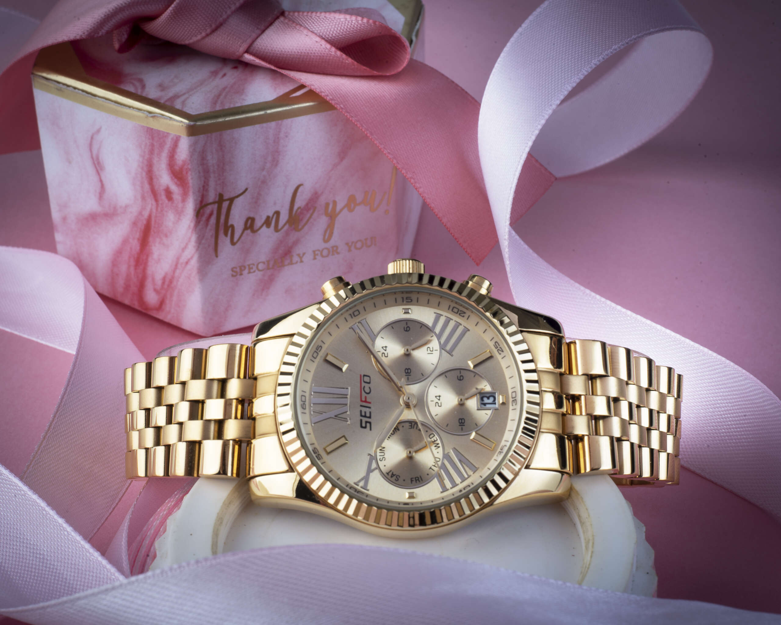 SEIFCO Classic Women’s Stainless Steel Quartz Watch with Gold Dial and Gold Bracelet - الصورة 2